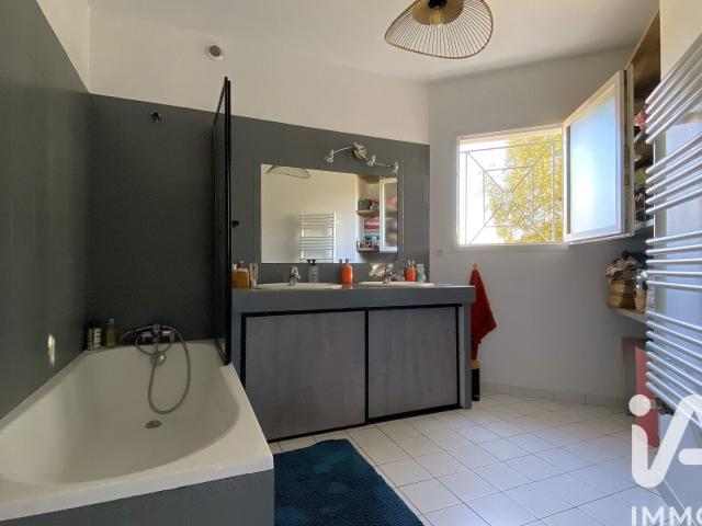 Maison 6 pièces, 199 m² à louer à Saint Médard en Jalles 33160