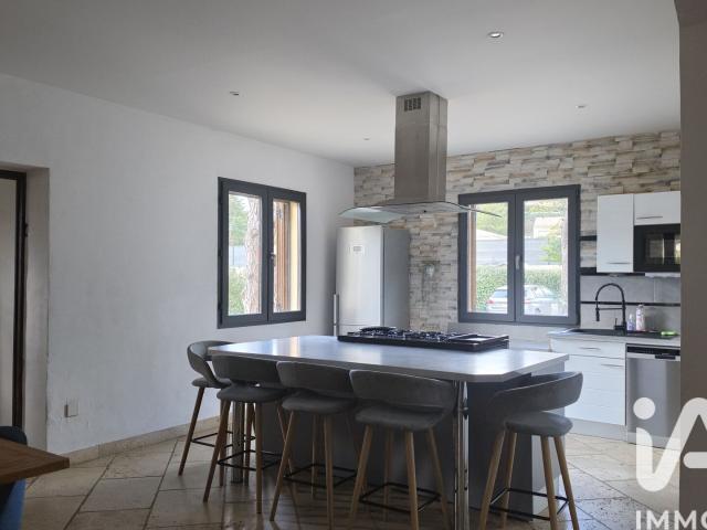 Maison 6 pièces, 191 m² à louer à Plan d'Aups Sainte Baume 83640