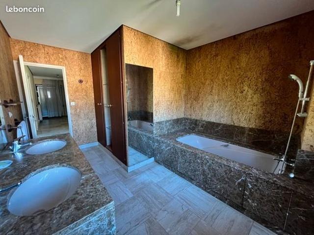Maison 6 pièces 192 m²
