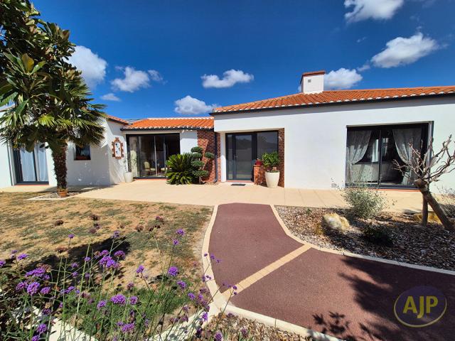 Maison 6 pièces 192 m²
