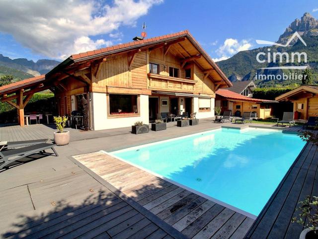 Maison 6 pièces 192 m²