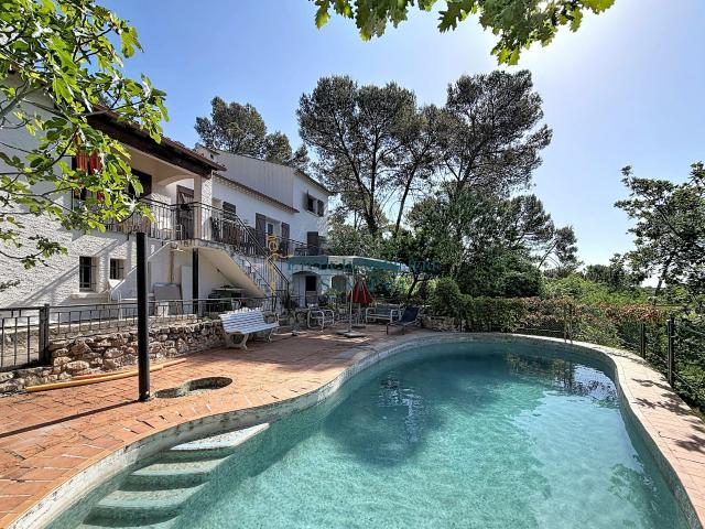 Maison 6 pièces 193 m²