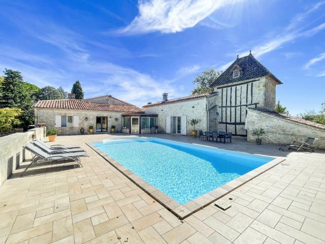 Maison 6 pièces 204 m²