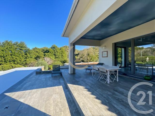 Maison 6 pièces 205 m²