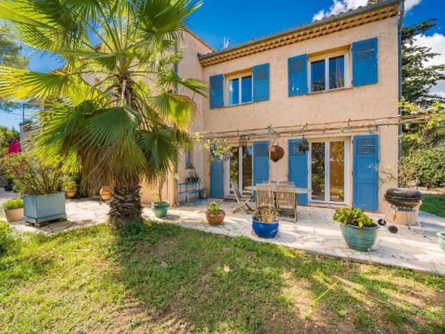 Maison 6 pièces 205 m²