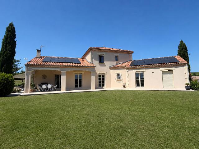 Maison 6 pièces 205 m²