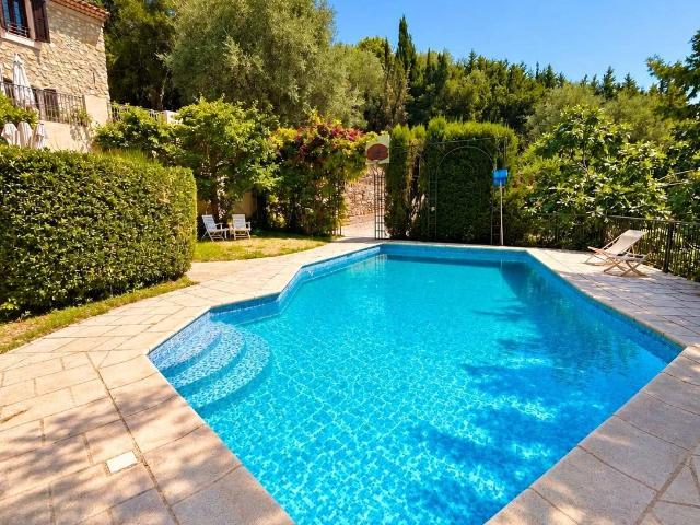 Maison 6 pièces 205 m²