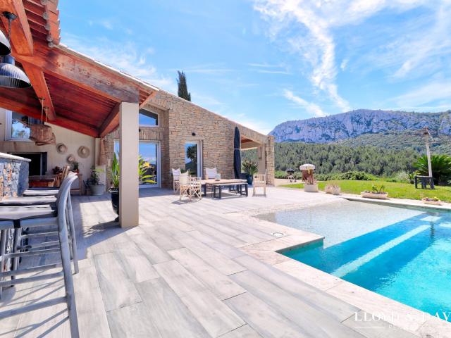 Maison 6 pièces 205 m²