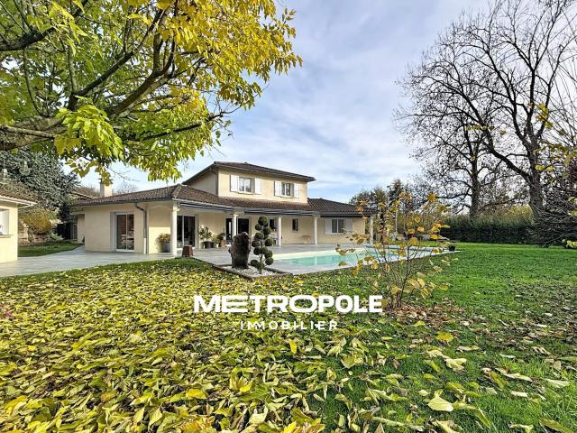 Maison 6 pièces 205 m²