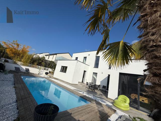 Maison 6 pièces 205 m²