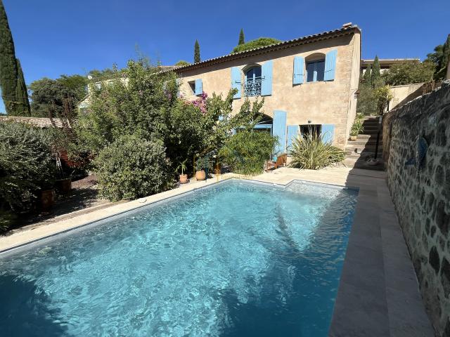 Maison 6 pièces 205 m²
