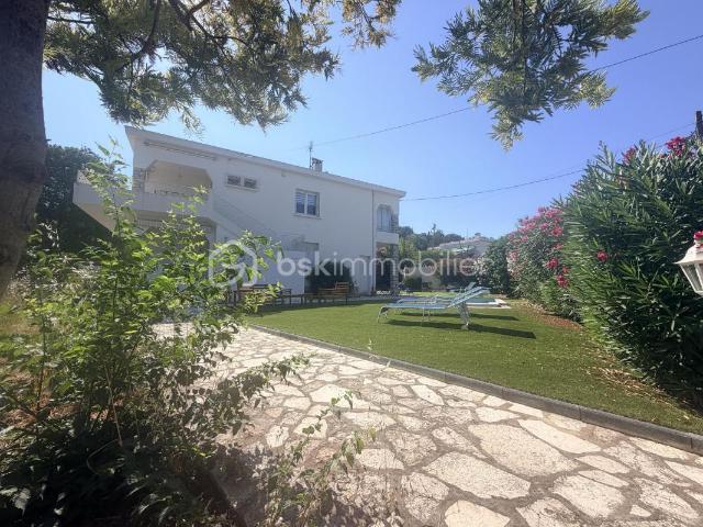 Maison 6 pièces 205 m²