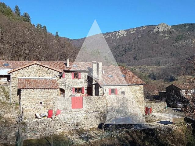 Maison 6 pièces 205 m²