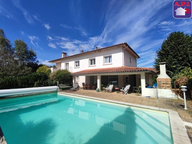 Maison 6 pièces 205 m²