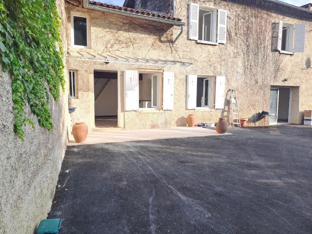 Maison 6 pièces, 205 m² à louer à Saint Didier de Formans 01600