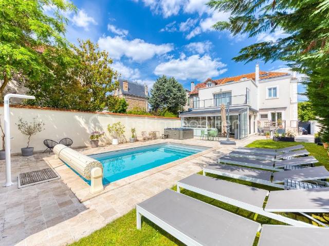 Maison 6 pièces 206 m²