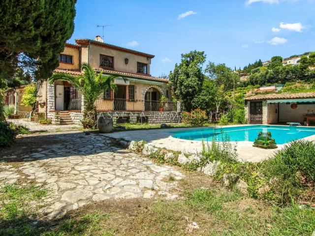 Maison 6 pièces 206 m²