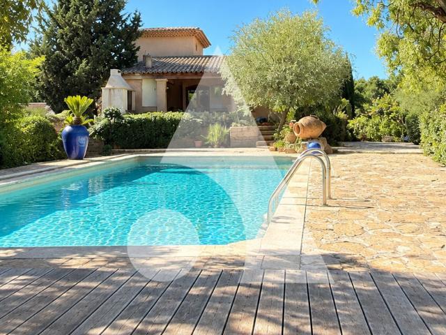 Maison 6 pièces 207 m²