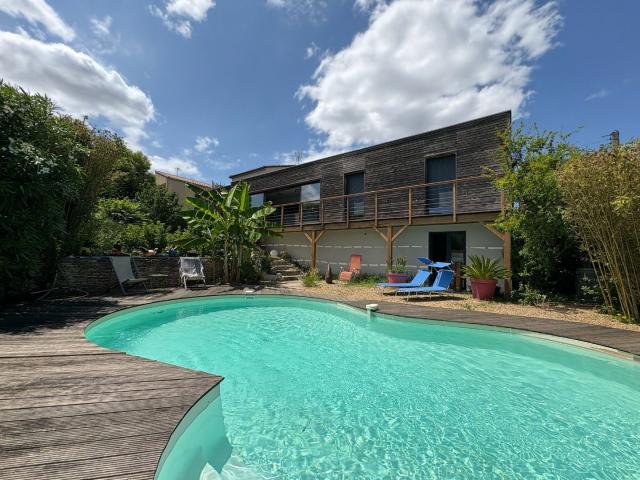 Maison 6 pièces 208 m²