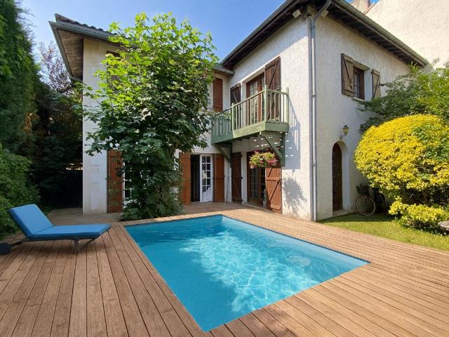 Maison 6 pièces 208 m²