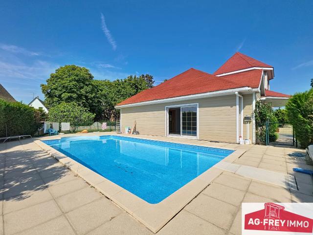 Maison 6 pièces 208 m²