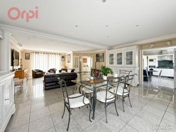 Maison 6 pièces 200 m²