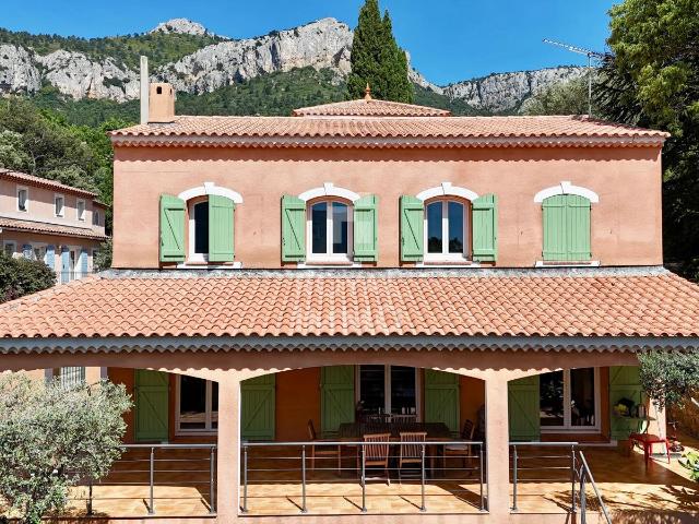 Maison 6 pièces 200 m²