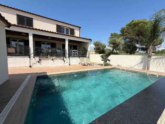 Maison 6 pièces 201 m²