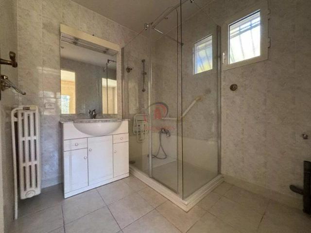 Maison 6 Pièces 201 m²