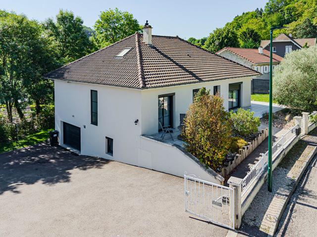 Maison 6 pièces 201 m²