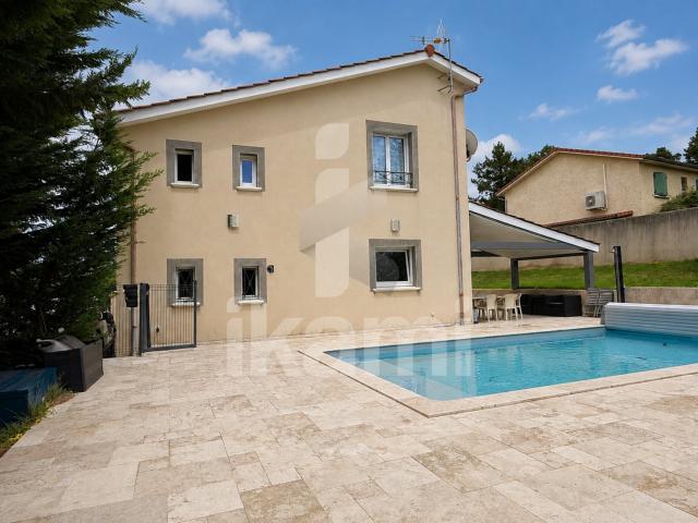 Maison 6 pièces 201 m²