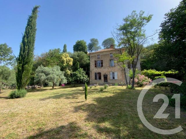 Maison 6 pièces 201 m²