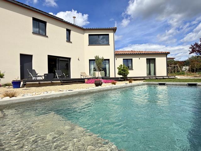 Maison 6 pièces 202 m²