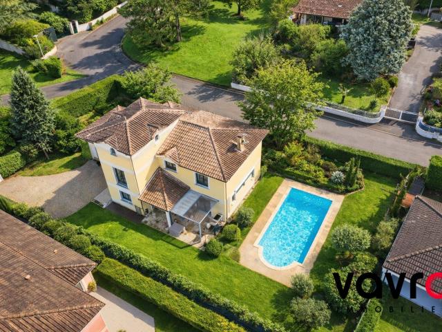 Maison 6 pièces 202 m²