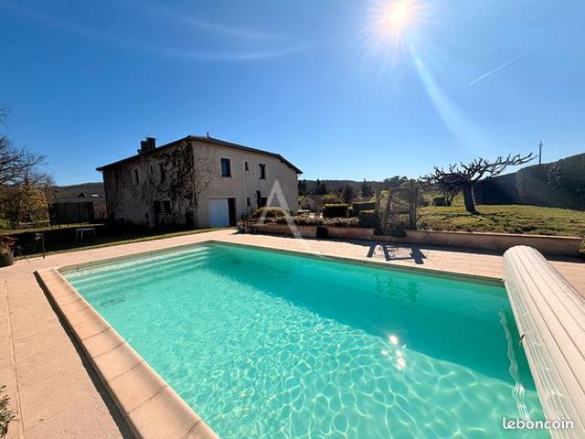Maison 6 pièces 202 m²