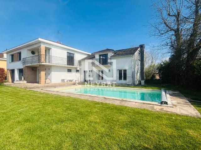 Maison 6 pièces 202 m²