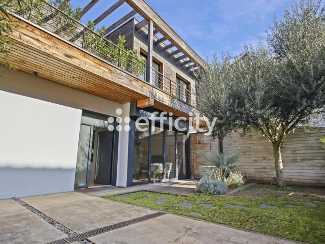 Maison 6 pièces 202 m²