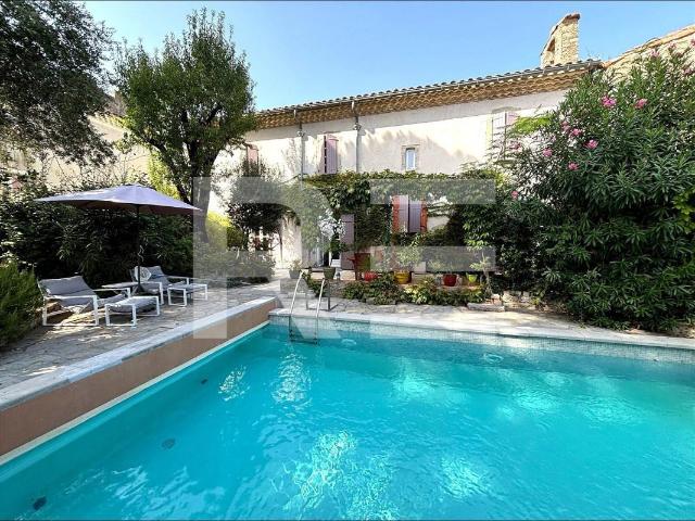 Maison 6 pièces 202 m²