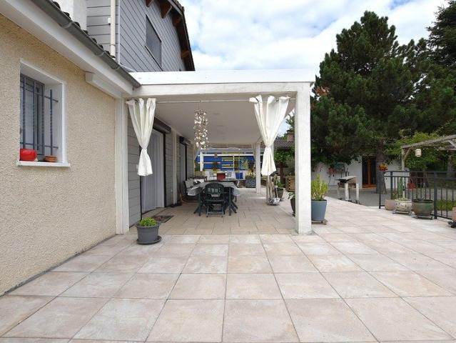 Maison 6 pièces 202 m²