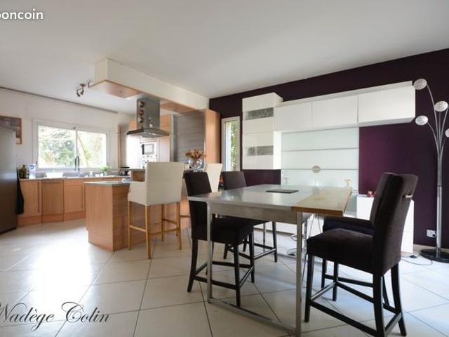 Maison 6 pièces 202 m²