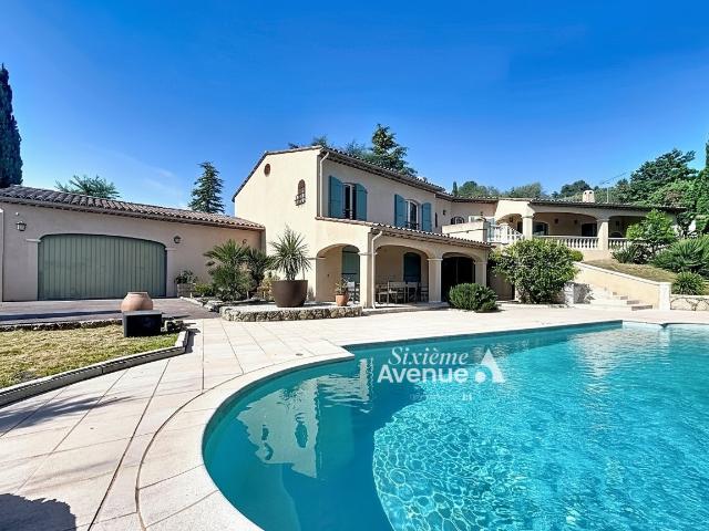 Maison 6 pièces 203 m²