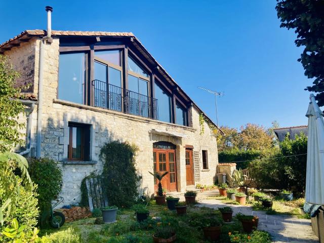 Maison 6 pièces 203 m²