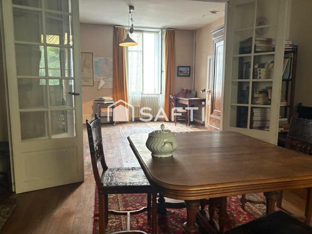 Maison 6 pièces 203 m²