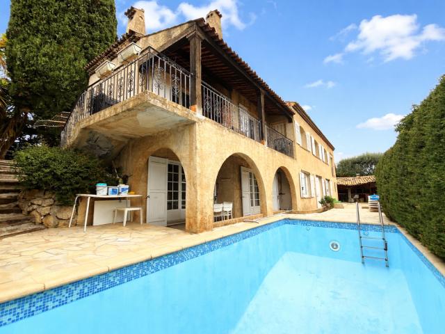 Maison 6 pièces 214 m²