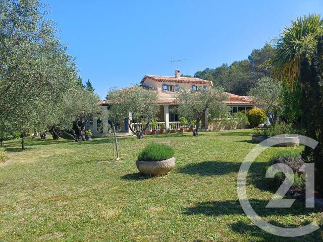 Maison 6 pièces 214 m²