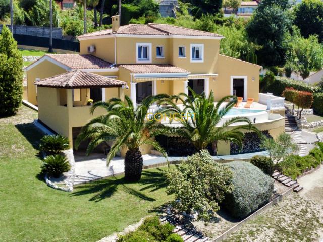Maison 6 pièces 214 m²