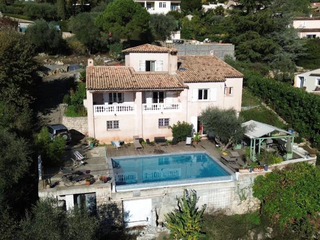 Maison 6 pièces 214 m²