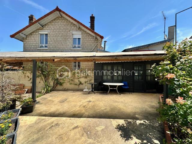 Maison 6 pièces 214 m²