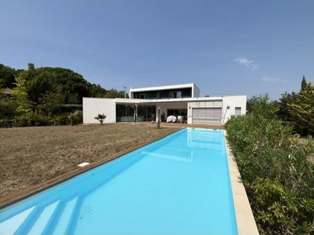 Maison 6 pièces 215 m²