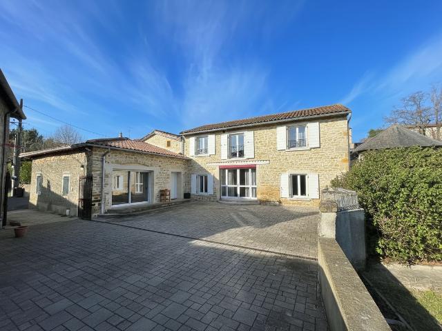 Maison 6 pièces 215 m²